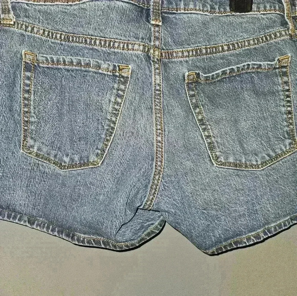 Ingrid and Isabel Womans Maternity Midi Shorts Size 6 - Picture 5 of 8